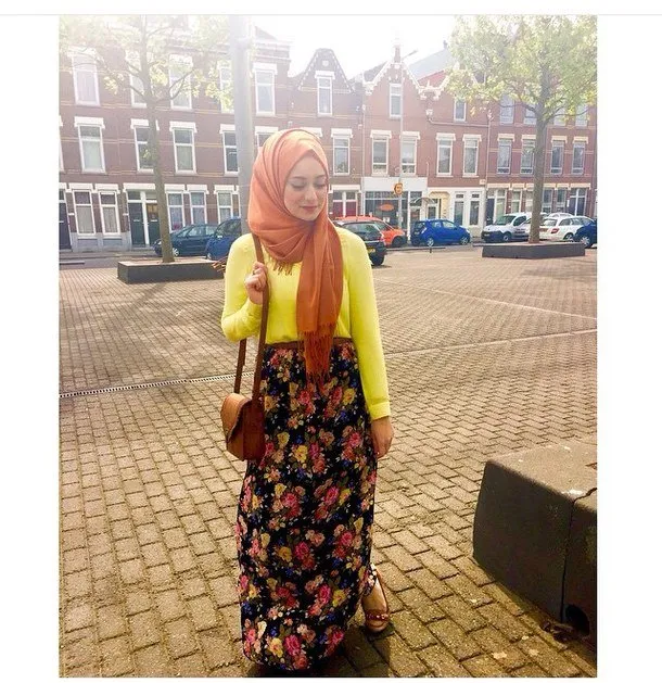 Tanpa Meniru Dian Pelangi, Tampil Berhijab dan Berwarna pun Bisa Kamu Kreasikan Dengan Gaya Sendiri! 10