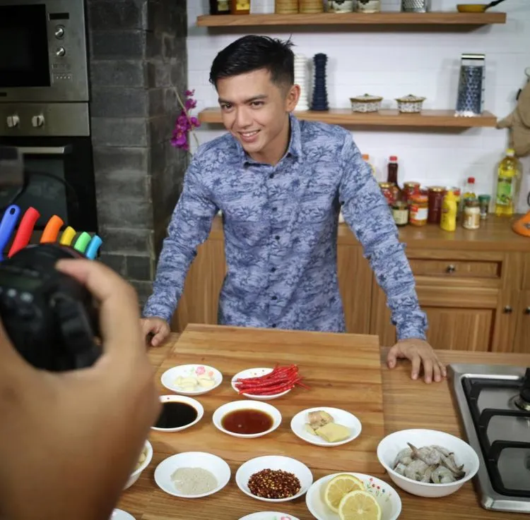 15 Papa-papa Muda yang Masih Selalu Kece. Buatmu Berangan Tentang Jodoh Masa Depanmu 19