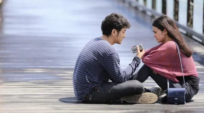 Jangan Berantem Dulu. Ucapkan 10 Kalimat Ini untuk Redam Emosi Saat Hubungan Lagi Nggak Enak 20