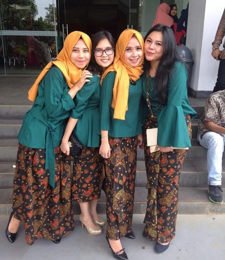 Yang Bikin Nyaman Memang Susah Dilepas, Sepatu Flats Hitam Salah Satunya 14