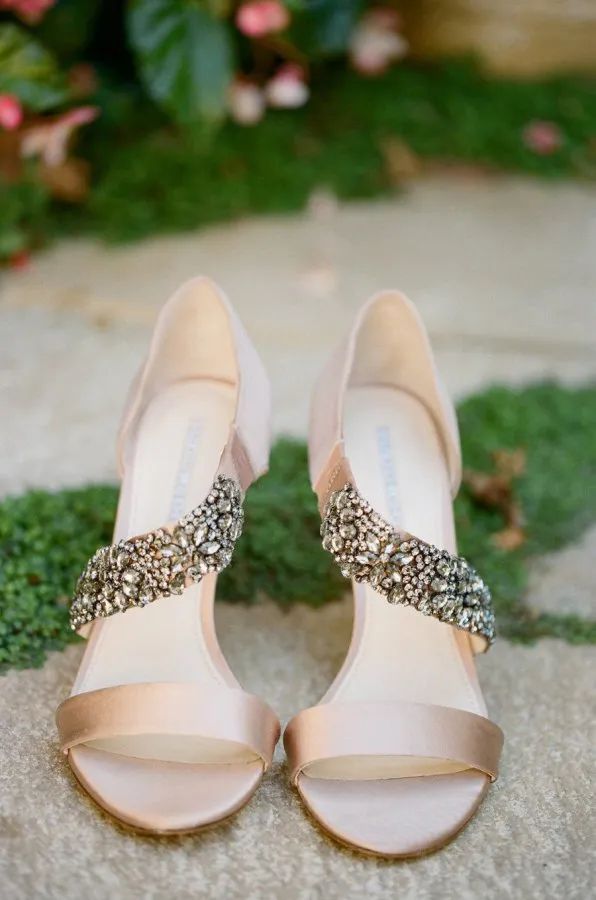 Seperti Halnya Jodoh, Sepatu pun Tak Boleh Asal Pilih. 17 Sepatu untuk Berdiri di Pelaminan Ini Bisa Dijajal!