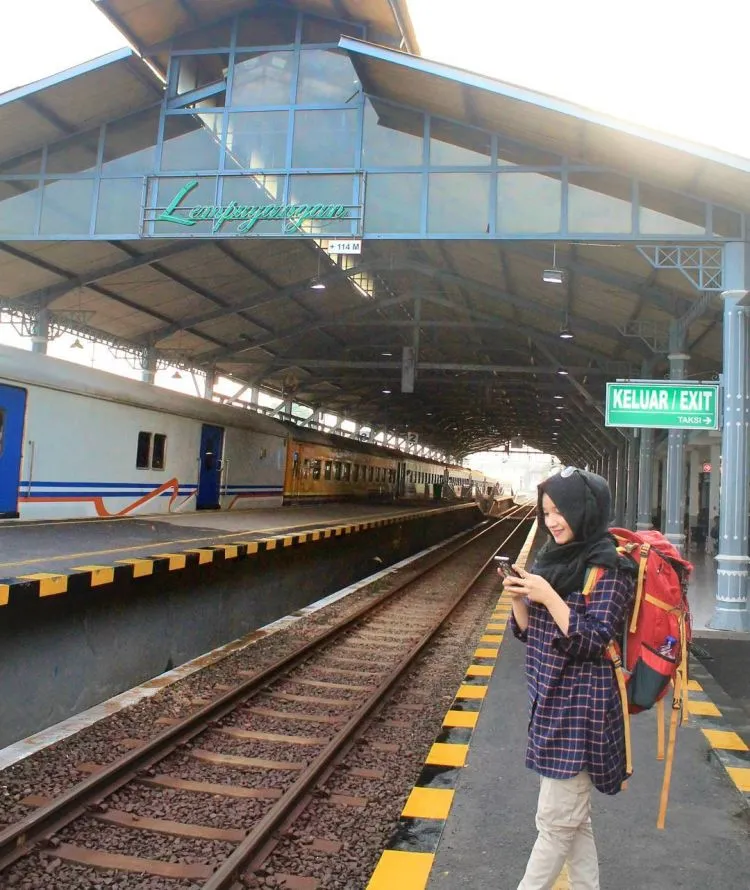 Naik Kereta atau Pesawat, Jangan Tampil Terlalu Seadanya. 10 Tips Simple Ini Wajib Dicoba! 15