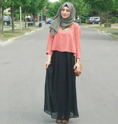 Crop Top Lagi Digemari Nih. Contek 12 Style Ini Agar Penampilanmu Sekeren Seleb! 24