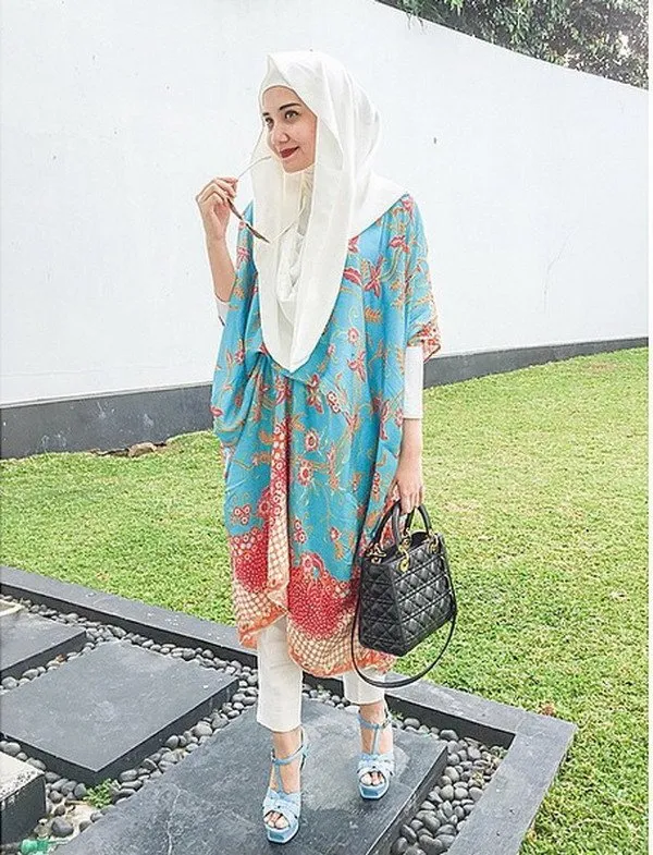 Niat Pakai Dress Batik Tapi Dibilang Mirip Daster? Cek Dulu 8 Pilihan Dress Batik Lucu Ini 16