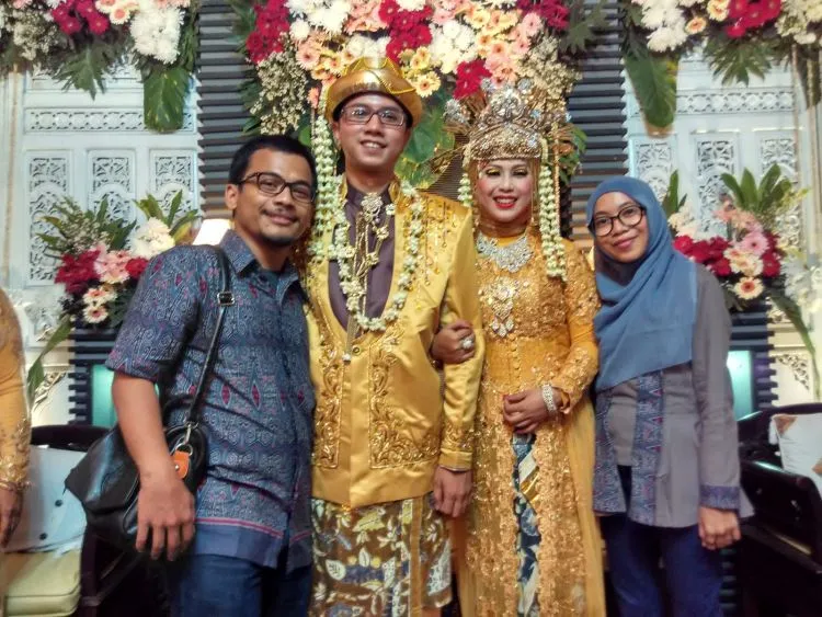 Tiba-tiba Diajakin Gebetan ke Kondangan? Jangan GR Dulu, Mungkin Ini yang Ada di Pikirannya 10