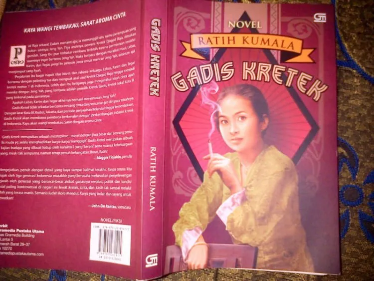 Sebelum Ikutan Ribut Soal Palu Arit, Coba Perluas Wawasanmu Dengan Membaca 7 Novel Ini Dulu! 13
