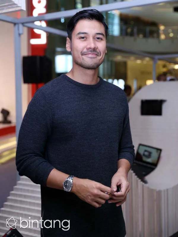 10 Inspirasi Gaya Asik Chicco Jerikho yang Menawan. Supaya Kamu Tak Jomblo Kelamaan 14