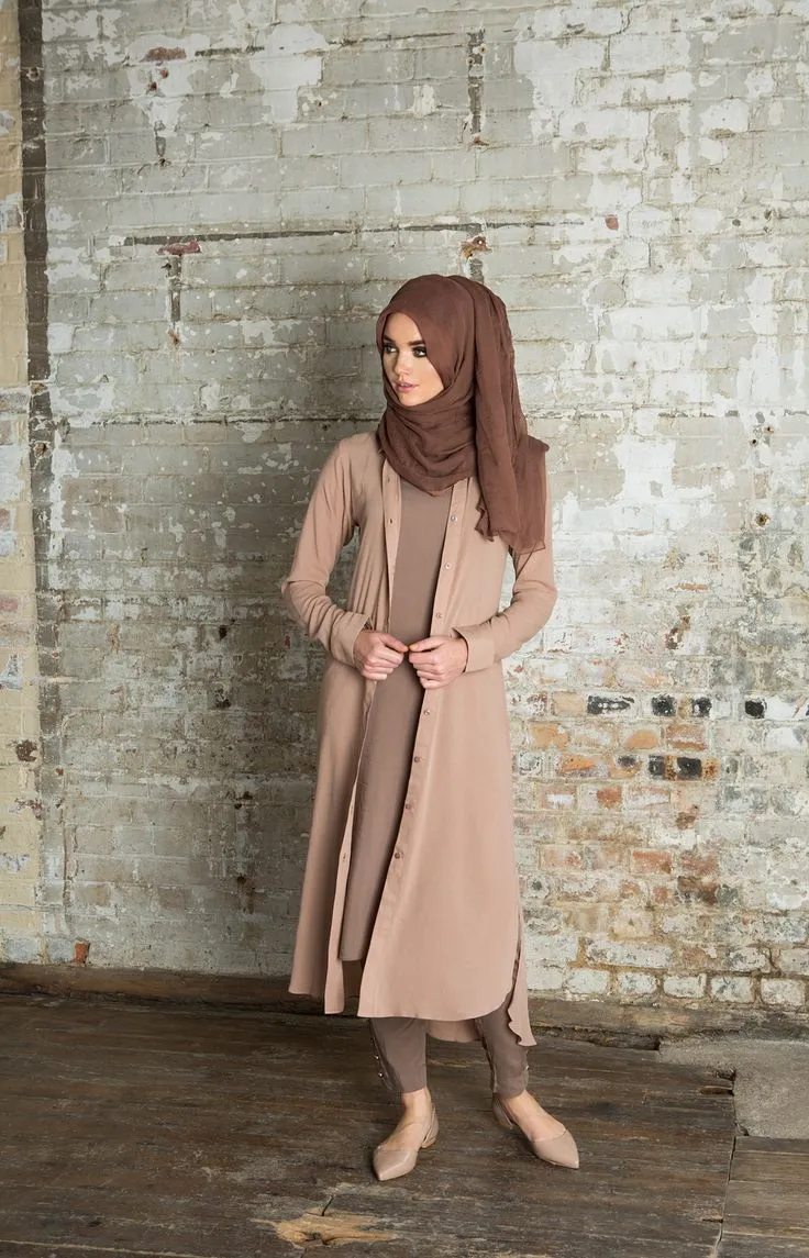 Jangan Ragu Tampil dengan Busana Nude Color. Praktikkan 15 Trik Ini agar Penampilanmu Menawan!