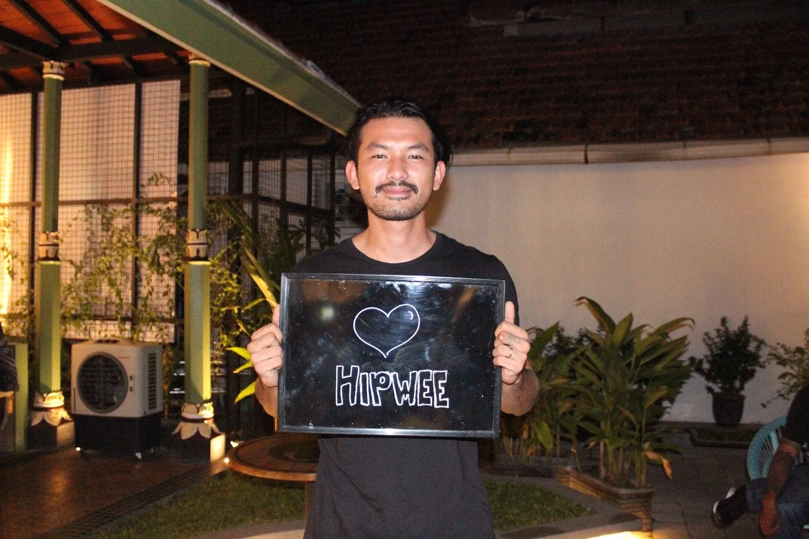 Jumat Ganteng: Buat yang Mau Tahu Kenapa Rio Dewanto Itu Cowok Banget. 6