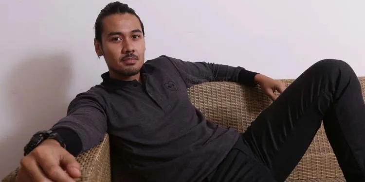 10 Inspirasi Gaya Asik Chicco Jerikho yang Menawan. Supaya Kamu Tak Jomblo Kelamaan 18