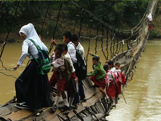 Ironi Pendidikan Indonesia yang Bikin Hati Sedih dan Marah. Kamu yang Hidup Enak, Masih Ngeluh Buat Sekolah? 16