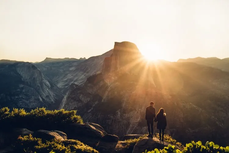 Bingung Mau Bikin Caption Foto Traveling di Instagram? Coba Deh Gunakan 10 Petikan Lirik Lagu Ini! 17