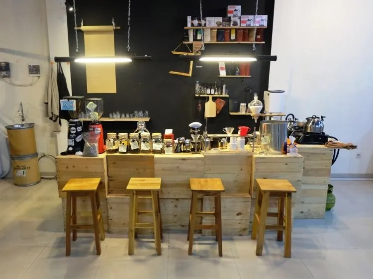 Buat Kamu Pecinta Kopi, 10 Tempat Ngopi Asyik di Jogja Ini Nggak Boleh Kamu Lewatin! 16