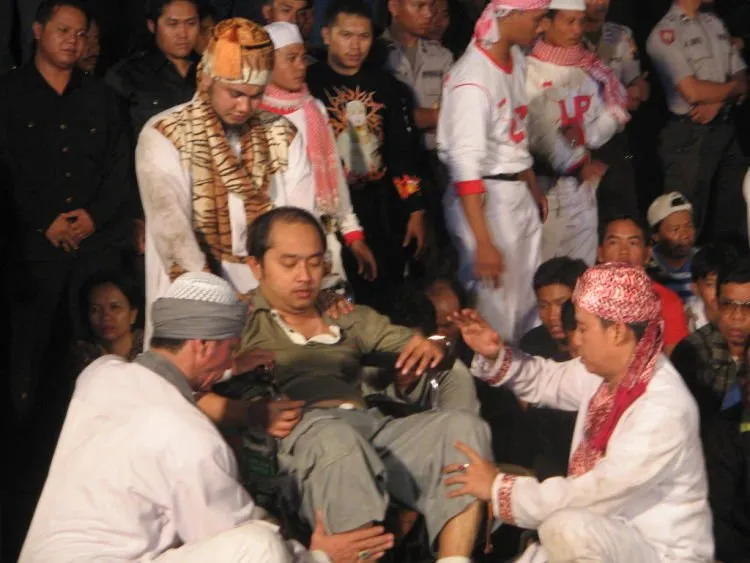 Masih Ingat Nggak Program Misteri yang Bikin Ketakutan Jaman Kecil. Tapi Tetep Aja Kamu Tonton 9