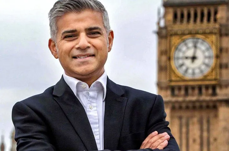 Dilantik Sebagai Wali Kota Muslim Pertama di London, Sadiq Khan Terpaksa Bawa Al-Quran Sendiri. 5