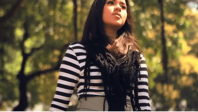 Ups Ketahuan, 6 Seleb Ini Juga Sama Kayak Kita – Pernah Pakai Baju yang Sama Lebih Dari Sekali. ;D 15