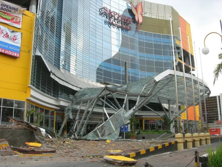 Memperingati 10 tahun Gempa Jogja, Sudahkah Kamu Melupakan Tragedi Memilukan Itu? 14