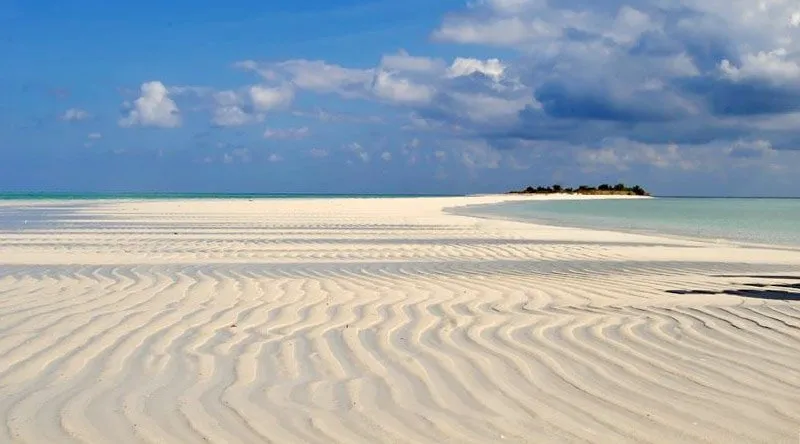 Perkenalkan, Inilah Keindahan Pulau Bawean. Sekeping Nirwana di Laut Jawa yang Menawan!