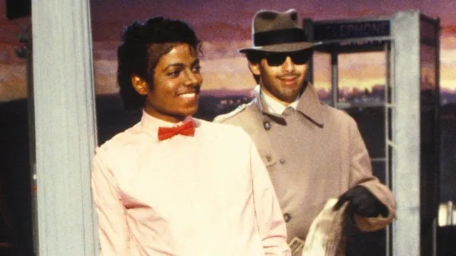 Nggak Harus Bisa Dansa Moonwalk Buat Nunjukin Rasa Rindu Sama Michael Jackson. Coba Tebak Aja Deretan Lagu Ini! 18