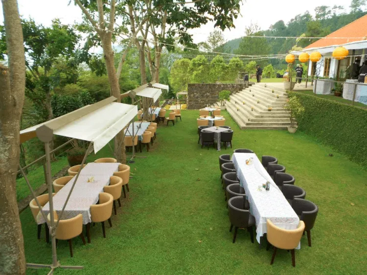 Jangan Cuma Kasih Pacarmu Harapan, Tapi Sarapan! Inilah 7 Spot Sarapan Paling Hits di Bandung! 12