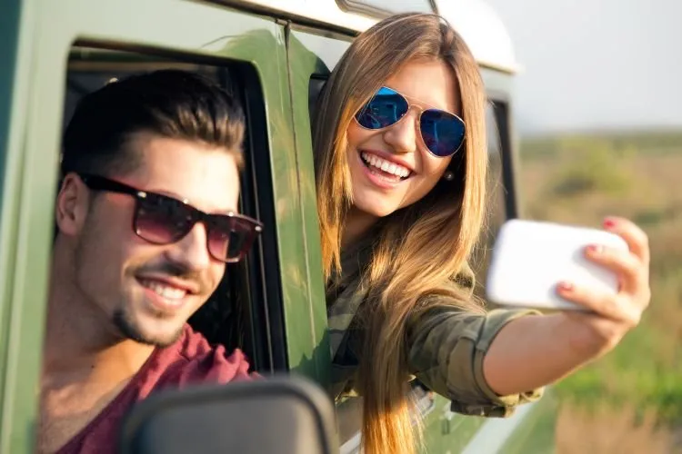 15 Foto Couple di Medsos Ini Romantis dan Nggak Norak, Bisa Sih Ditiru (Asal Ada yang Diajak Foto) 17