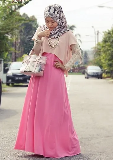 Crop Top Lagi Digemari Nih. Contek 12 Style Ini Agar Penampilanmu Sekeren Seleb! 23