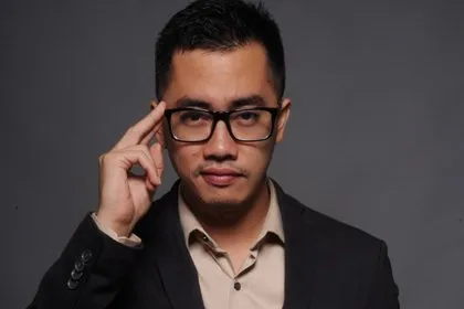 Buat yang Belum Kenal, Inilah Sosok Sebenarnya dari Mamet yang Culun. Beda Banget: Serius dan Cerdas! 12