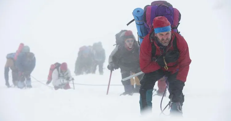 Pendakian Everest Baru Saja Dibuka pasca Gempa. Nahas, Dua Nyawa Sudah Terenggut dari Sana! 8