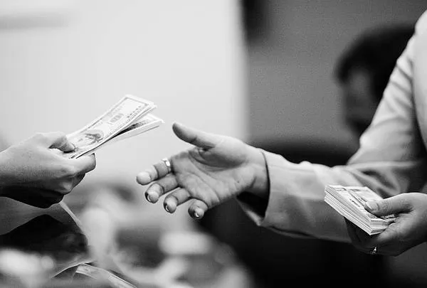 8 Penyebab Kamu Masih Merasa Seret Keuangan, Padahal Gaji Udah Lumayan 15