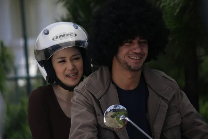 Aktor Terbaik Indonesia Saat Ini: Reza Rahadian. Film-Film Ini Jadi Buktinya! 23