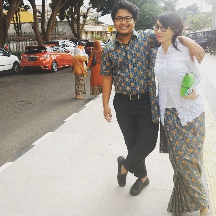 Kondangan kan Nggak Harus Bawa Pasangan. Ini 8 Alasan ke Kondangan Sendirian Bukan Hal yang Harus Diratapi Terus-terusan! 11