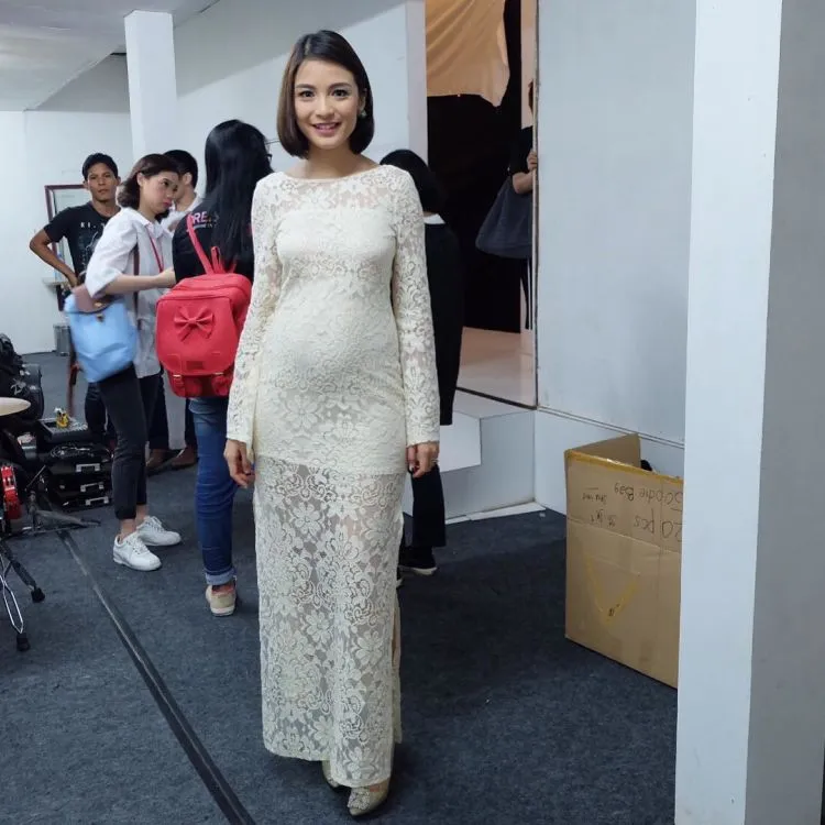 Jangan Ragu Tampil Menawan Saat Mengandung Buah Hati, Wanita Hamil itu Sedang Cantik-cantiknya! 21