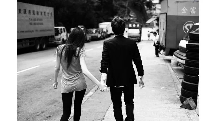 Bukannya Mau Banyak Alasan, Tapi Karena Beberapa Hal Inilah Cowok Selalu Mikir Kalau LDR Itu Serem! 7