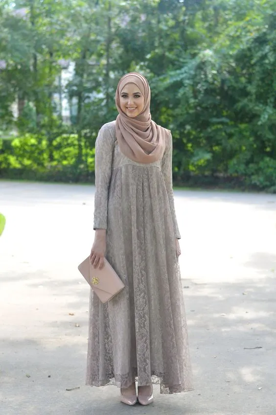 Jangan Ragu Tampil dengan Busana Nude Color. Praktikkan 15 Trik Ini agar Penampilanmu Menawan! 28