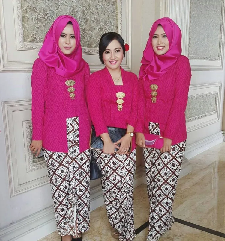 11 Model Kebaya Kutu Baru Modern Hijab 12
