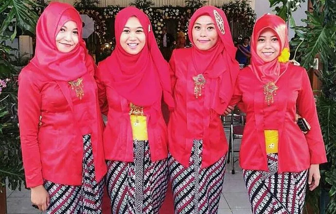 11 Model Kebaya Kutu Baru Modern Hijab