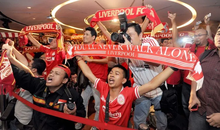 Musim Sepak Bola Uda Usai. Cowok-Cowok Jomblo Siap-Siap Makin Nyesek Pas Malam Minggu :P 6