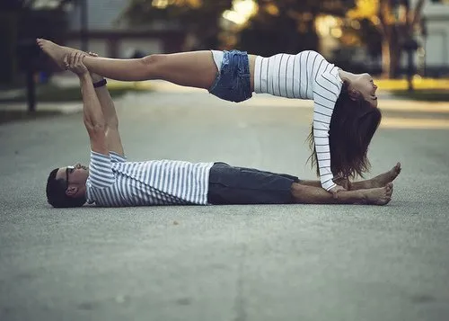 Meski Nggak Romantis, Hal-hal Ini Bisa Bikin Hubungan Tambah Manis 10