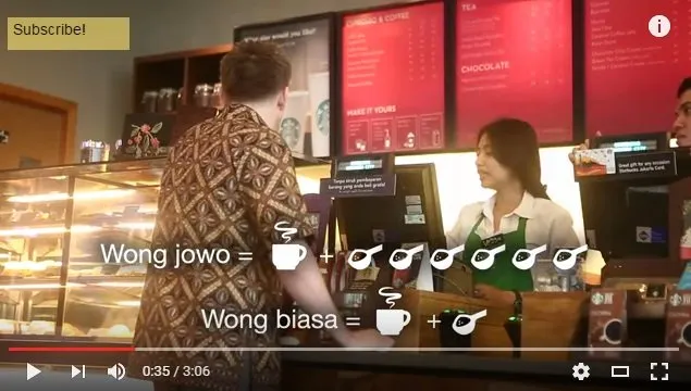 Ada Bule Pesan Nasi Kucing di Starbucks. Kamu Dijamin Senyum-Senyum Sendiri Lihat Aksinya! 16