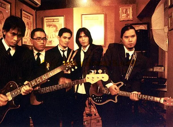 Buat Kamu yang Jadi Korban PHP, Lagu-Lagu Ini Akan Mewadahi Sedihmu yang Segera Harus Dituntaskan. 9