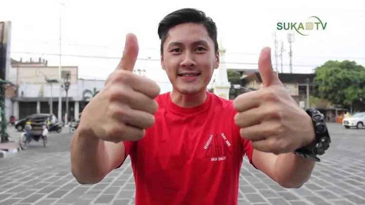 8 News Anchor Kece yang Sukses Bikin Cewek Gagal Fokus Sama Berita. Mana yang Paling Kamu Suka? 15