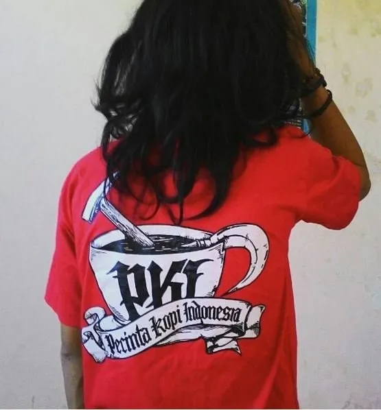 Setelah Lihat 15 Meme Ini, Yakin Masih Parno sama Lambang Palu dan Arit? 28