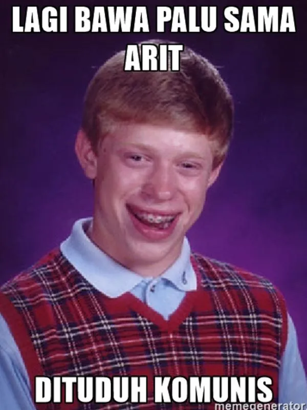 Setelah Lihat 15 Meme Ini, Yakin Masih Parno sama Lambang Palu dan Arit? 19