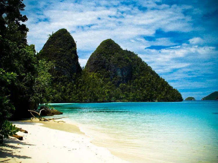 Mimpi Apa yang Bisa Mengalahkan Mimpi ke Raja Ampat? Yuk Wujudkan Nyata Ke Surga Itu! 12