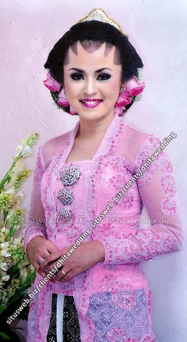 Untukmu Calon Ratu Sehari, Inilah 8 Inspirasi Kebaya Klasik Untuk Malam Midodareni 13