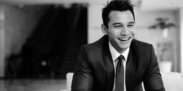 8 News Anchor Kece yang Sukses Bikin Cewek Gagal Fokus Sama Berita. Mana yang Paling Kamu Suka? 9