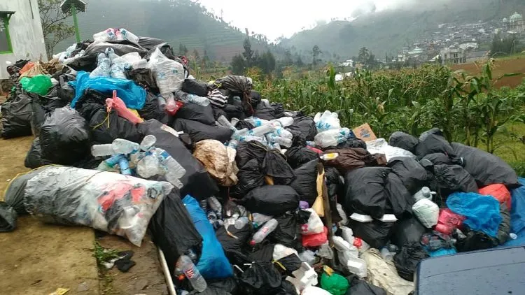 Dari Membludaknya Ranu Kumbolo sampai Kematian Ike, Inilah 8 Hal yang Terjadi Saat Long Weekend Awal Mei! 18