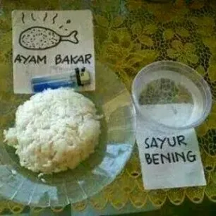 17 Meme Ini Memang Tidak Menunda Kemiskinanmu di Tanggal Tua, Tapi Setidaknya Kamu Bisa Bahagia 23