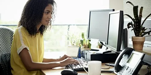 Pengen Tidur Di Kantor Tapi Gak Mau Ketahuan? Pakai 6 Cara Pintar Ini Aja! 7