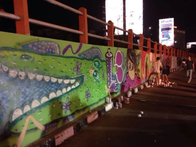 Gang Dolly, Bekas Lokalisasi Terbesar di Asia Tenggara Kini Telah Berubah Wajah Jadi Wisata Mural! 14